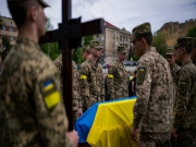 Для украинских военных причиной трудностей в создании системы фортификационных сооружений на передовых позициях стал недостаток техники и оборудования